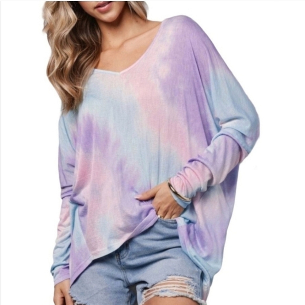 LA MIEL Tie-Dye V-Neck Long Sleeve Relaxed Fit Top